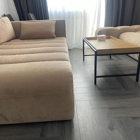 Elit Apartment Craiova Bagian luar foto