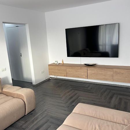 Elit Apartment Craiova Bagian luar foto