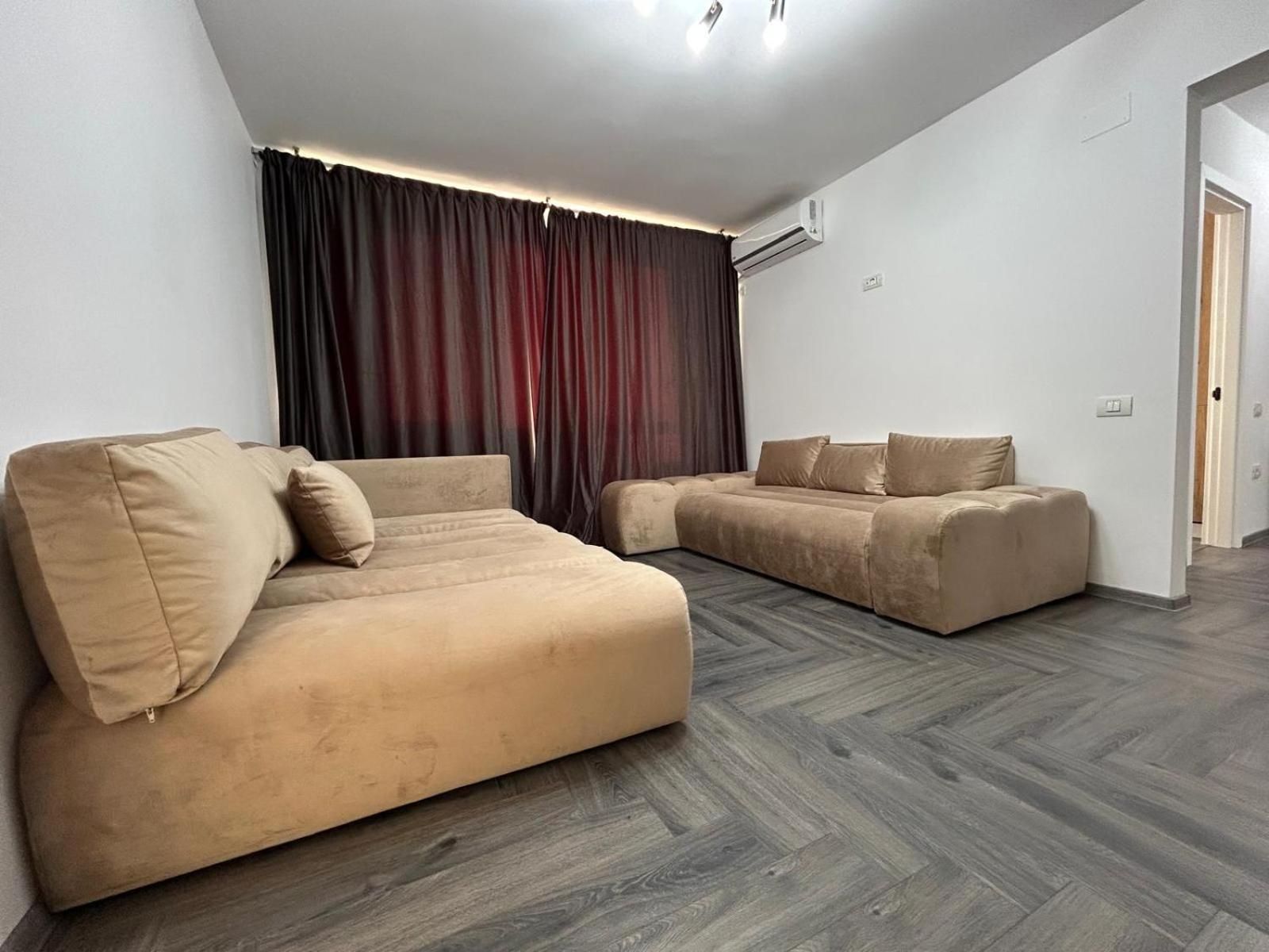 Elit Apartment Craiova Bagian luar foto