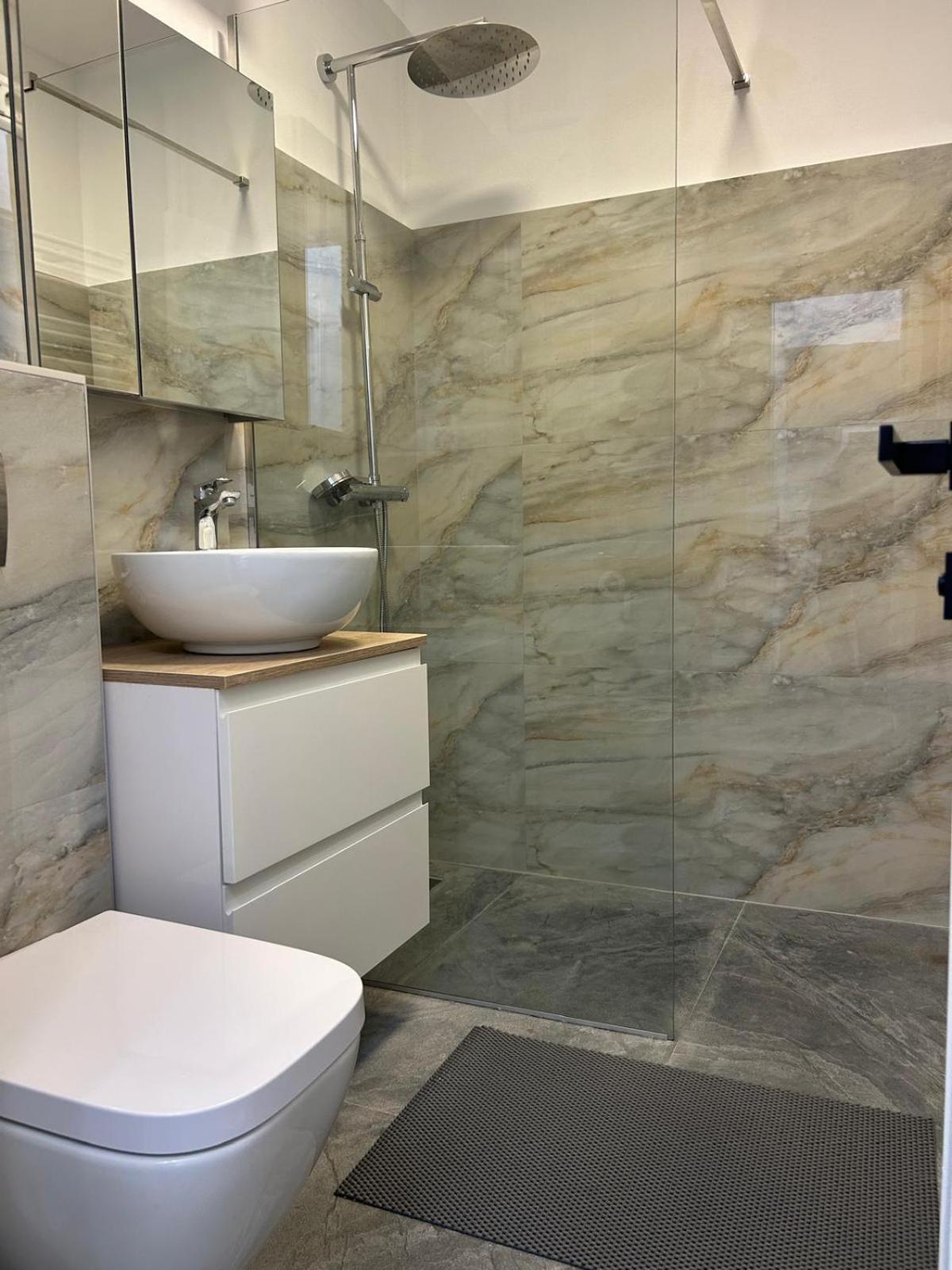 Elit Apartment Craiova Bagian luar foto