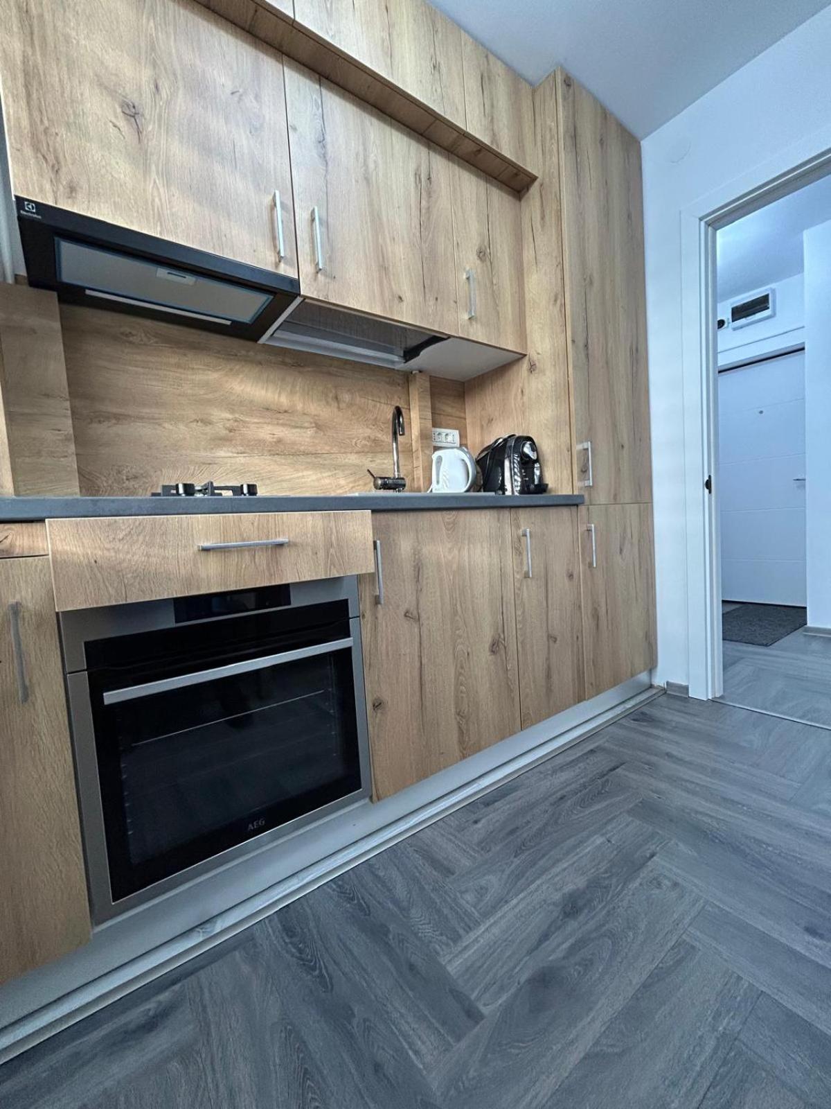 Elit Apartment Craiova Bagian luar foto